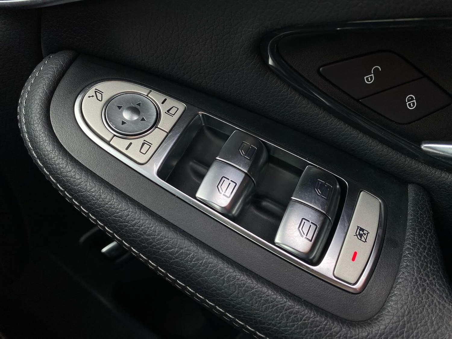 Used Mercedes-Benz GLC 2019 for sale - 76102468: Photo 21