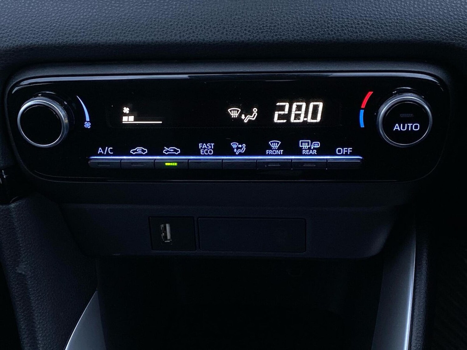 Used Toyota Yaris 2022 for sale - 76821683: Photo 12