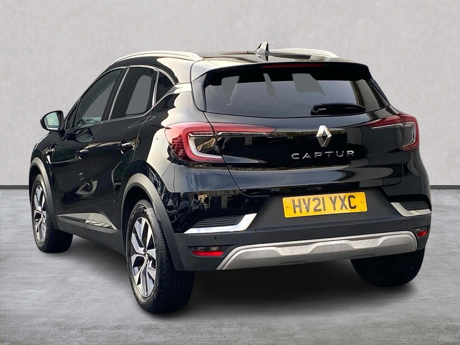 Used Renault Captur 2021 for sale - 76769962: Photo 2