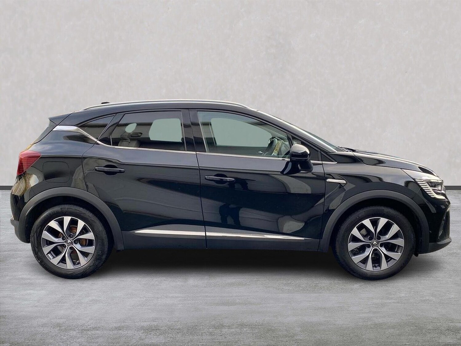 Used Renault Captur 2021 for sale - 76769962: Photo 3