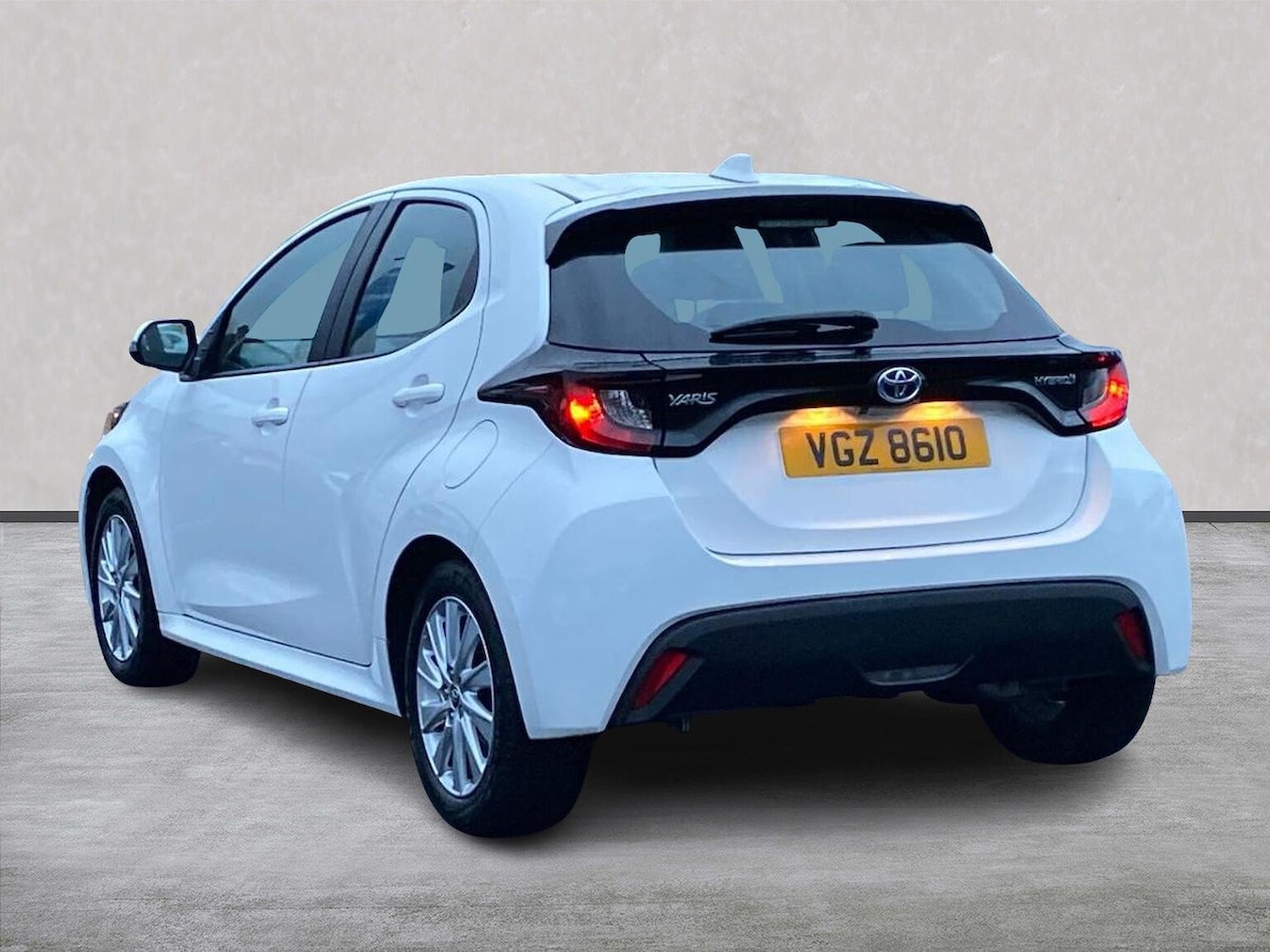 Used Toyota Yaris 2022 for sale - 77008271: Photo 2