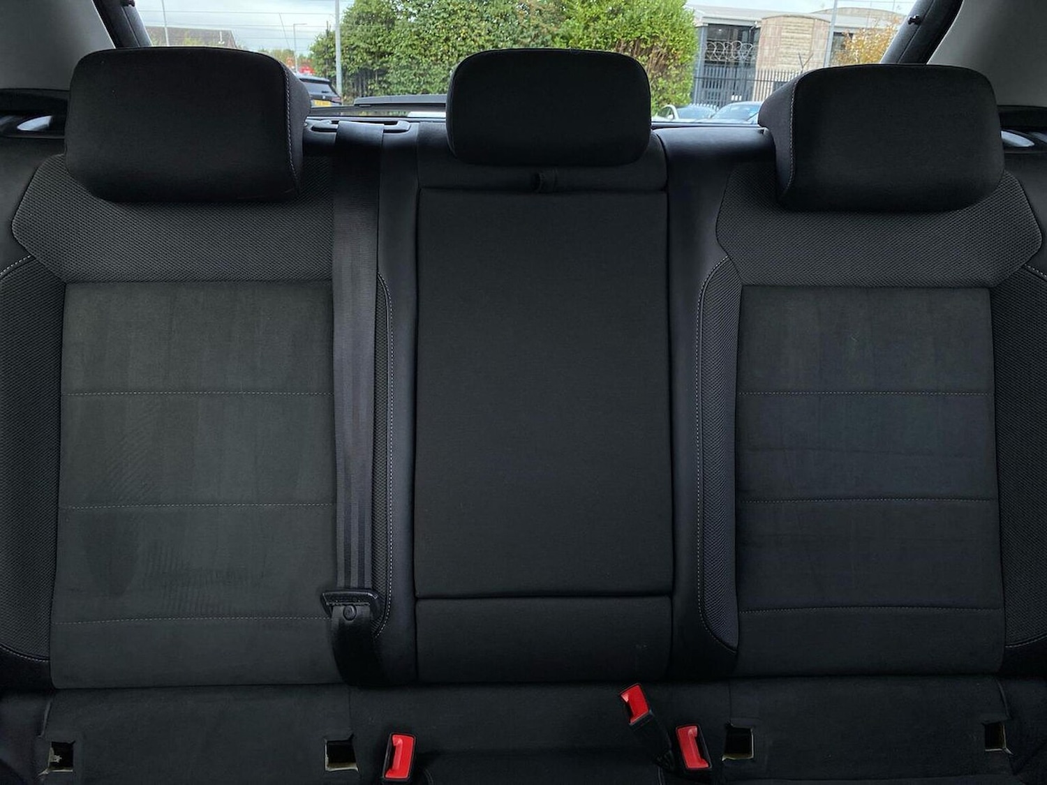 Used Volkswagen T-Roc 2023 for sale - 76541885: Photo 16