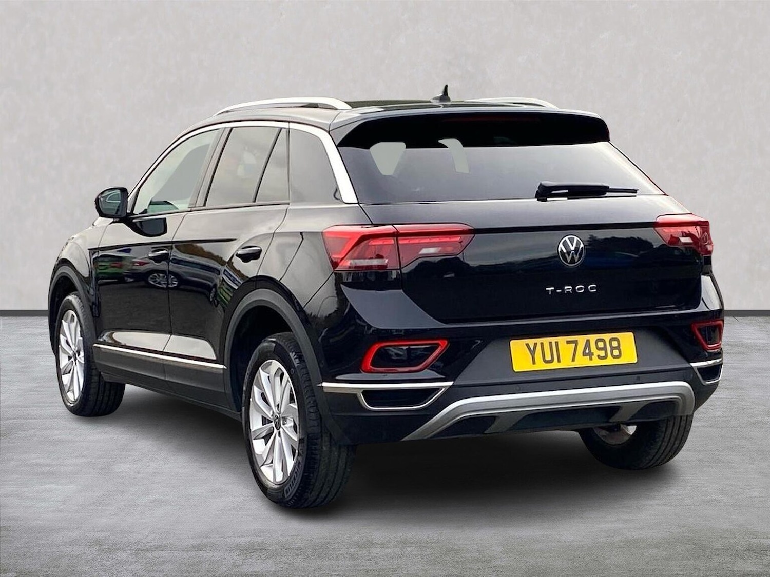 Used Volkswagen T-Roc 2023 for sale - 76541885: Photo 2