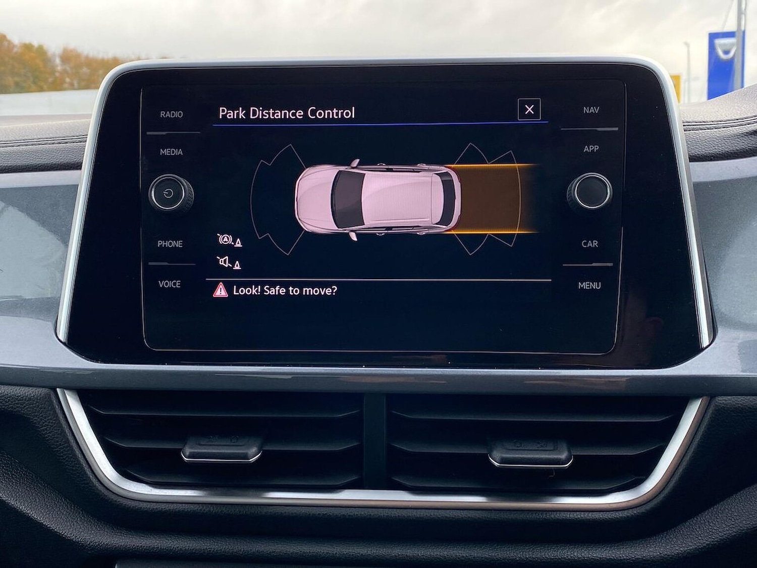 Used Volkswagen T-Roc 2023 for sale - 76541885: Photo 23