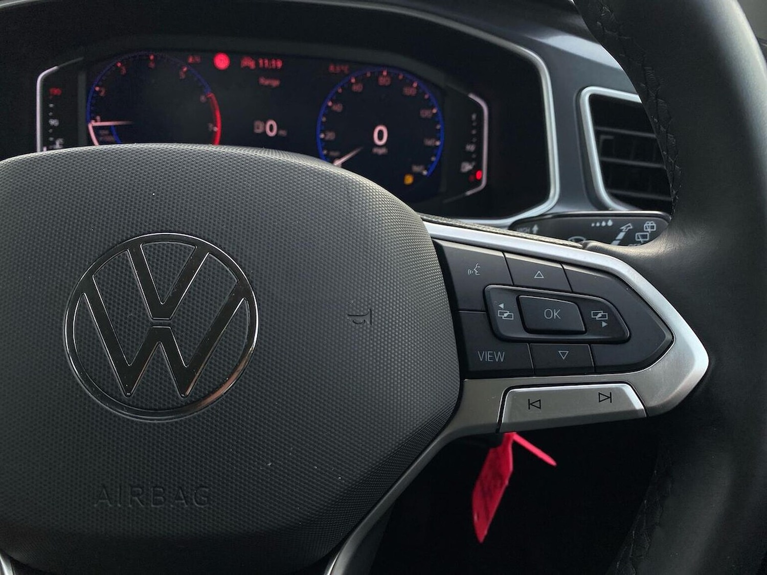 Used Volkswagen T-Roc 2023 for sale - 76541885: Photo 26