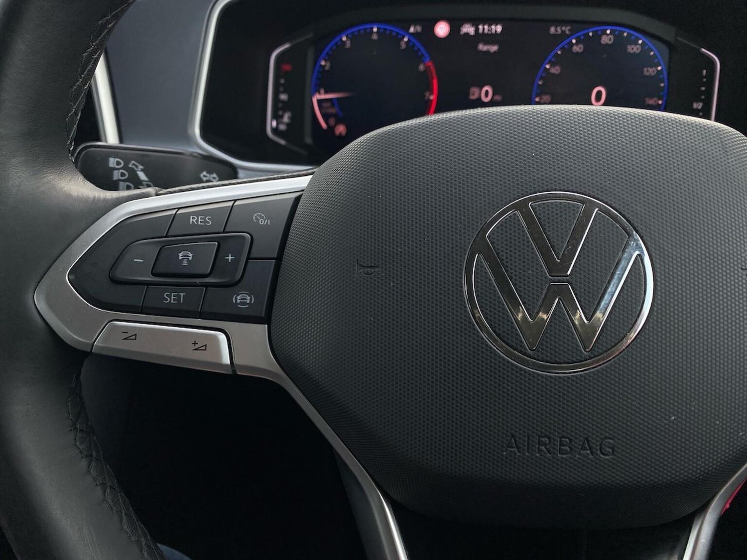 Used Volkswagen T-Roc 2023 for sale - 76541885: Photo 27