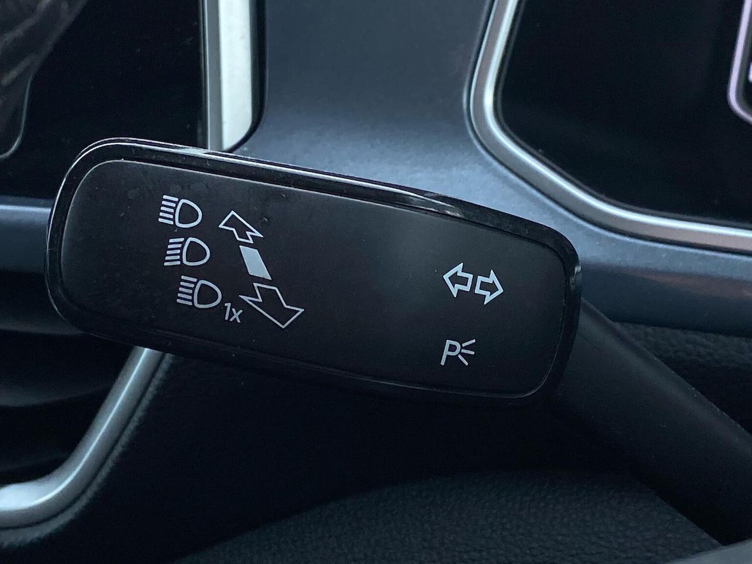 Used Volkswagen T-Roc 2023 for sale - 76541885: Photo 29