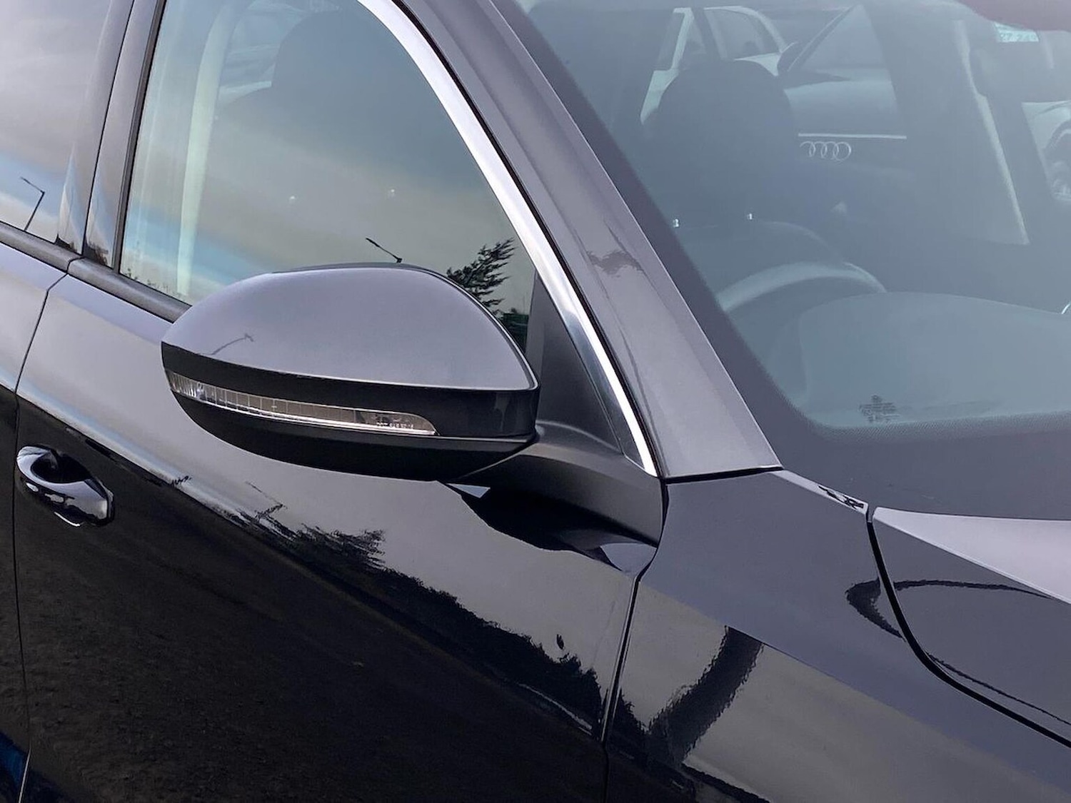 Used Volkswagen T-Roc 2023 for sale - 76541885: Photo 32