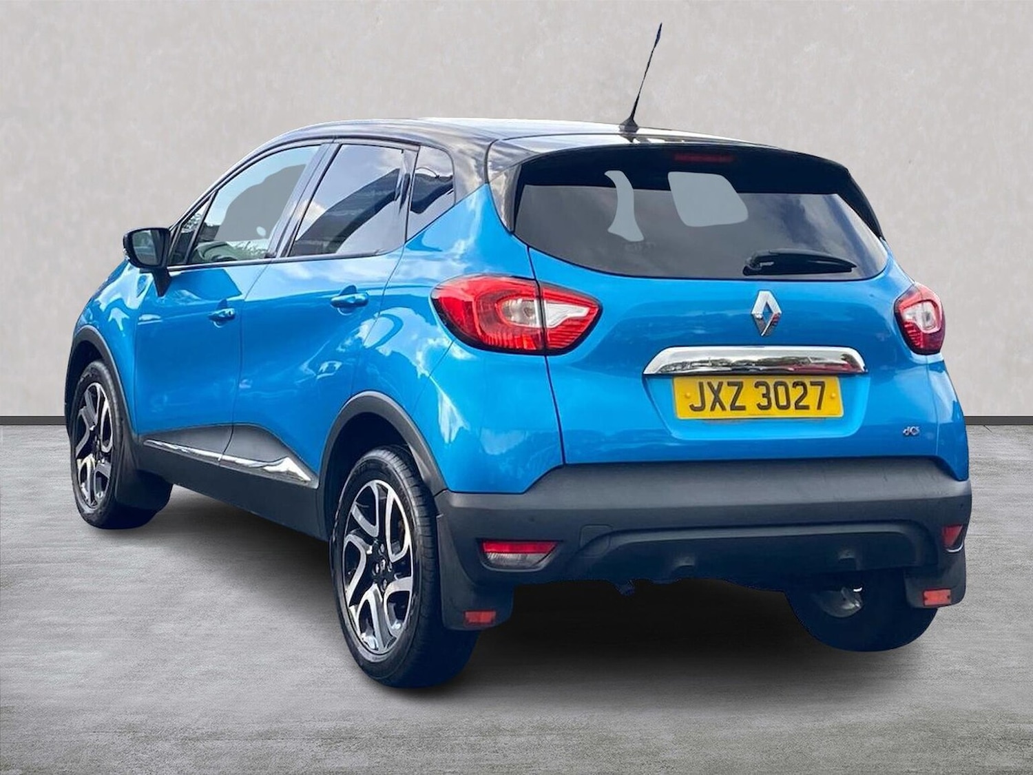 Used Renault Captur 2016 for sale - 76588609: Photo 2