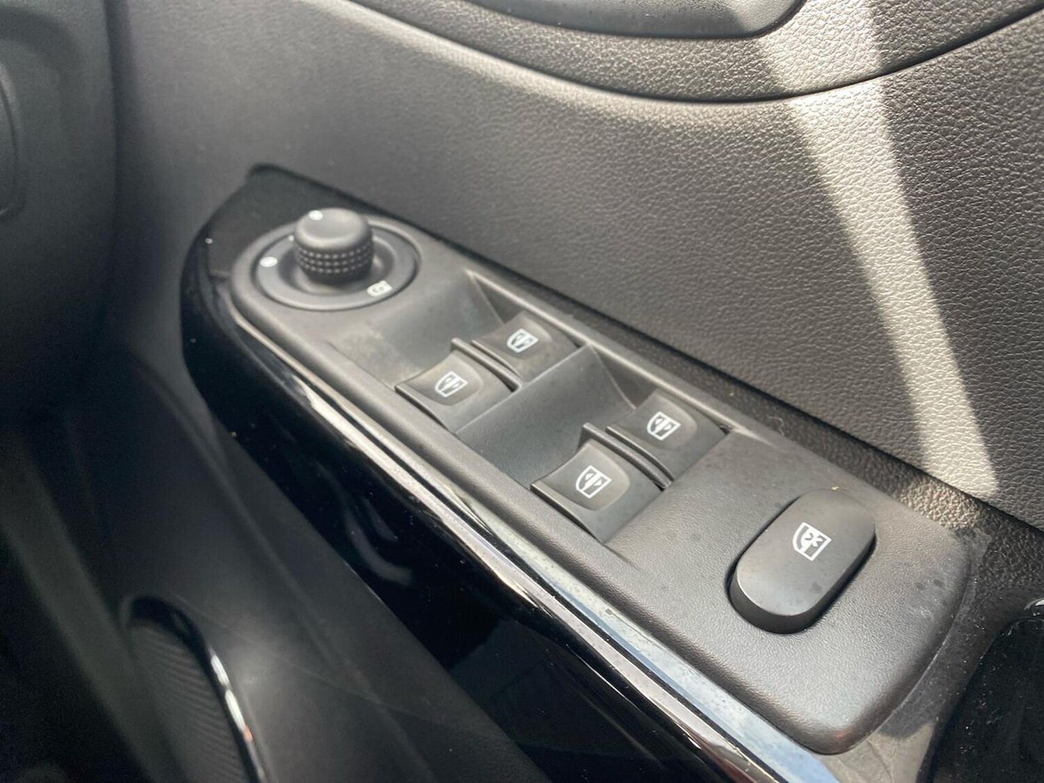 Used Renault Captur 2016 for sale - 76588609: Photo 21