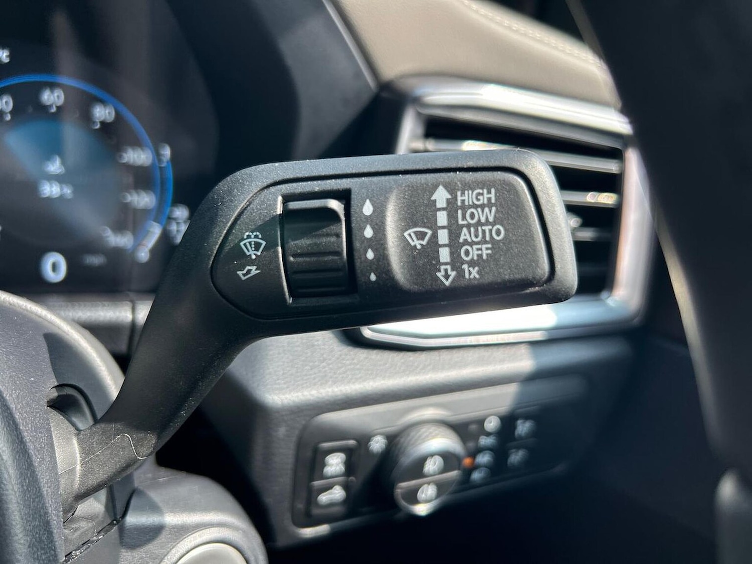 Used Volkswagen Amarok 2024 for sale - 76968959: Photo 28