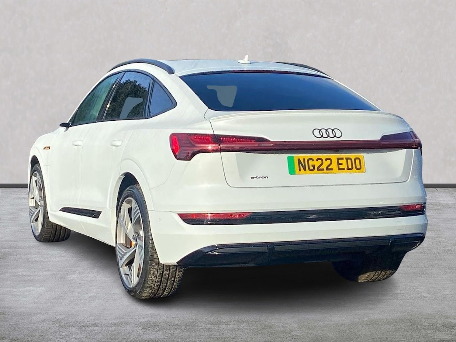 Used Audi e-tron 2022 for sale - 76863978: Photo 3