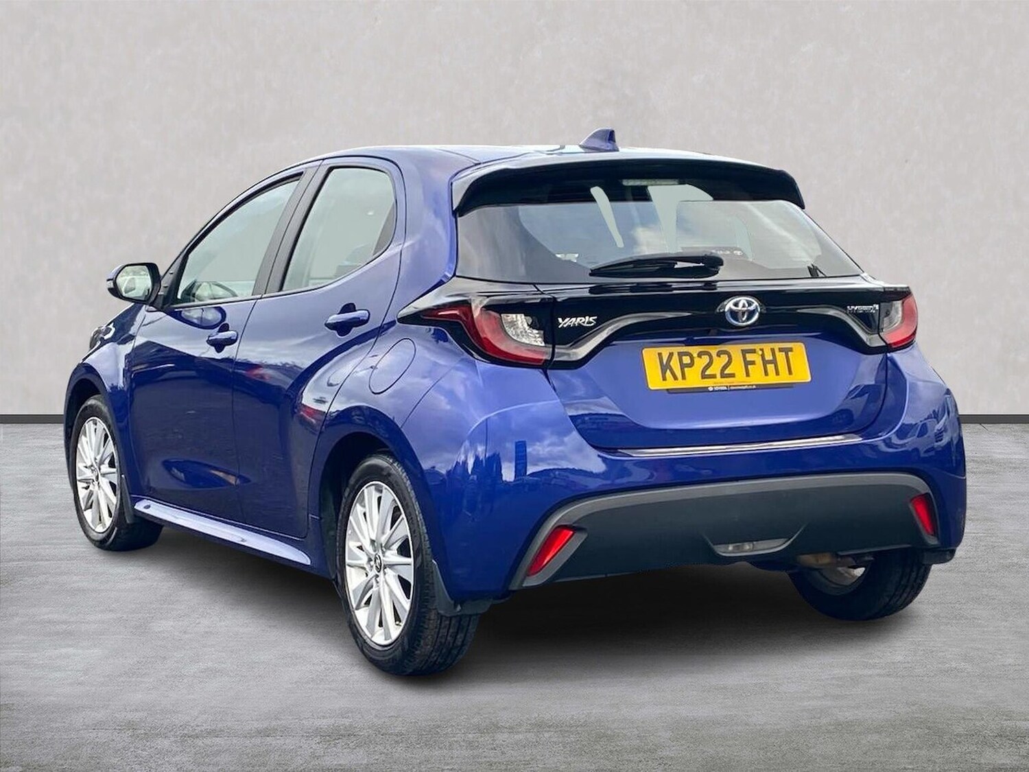 Used Toyota Yaris 2022 for sale - 76065612: Photo 2