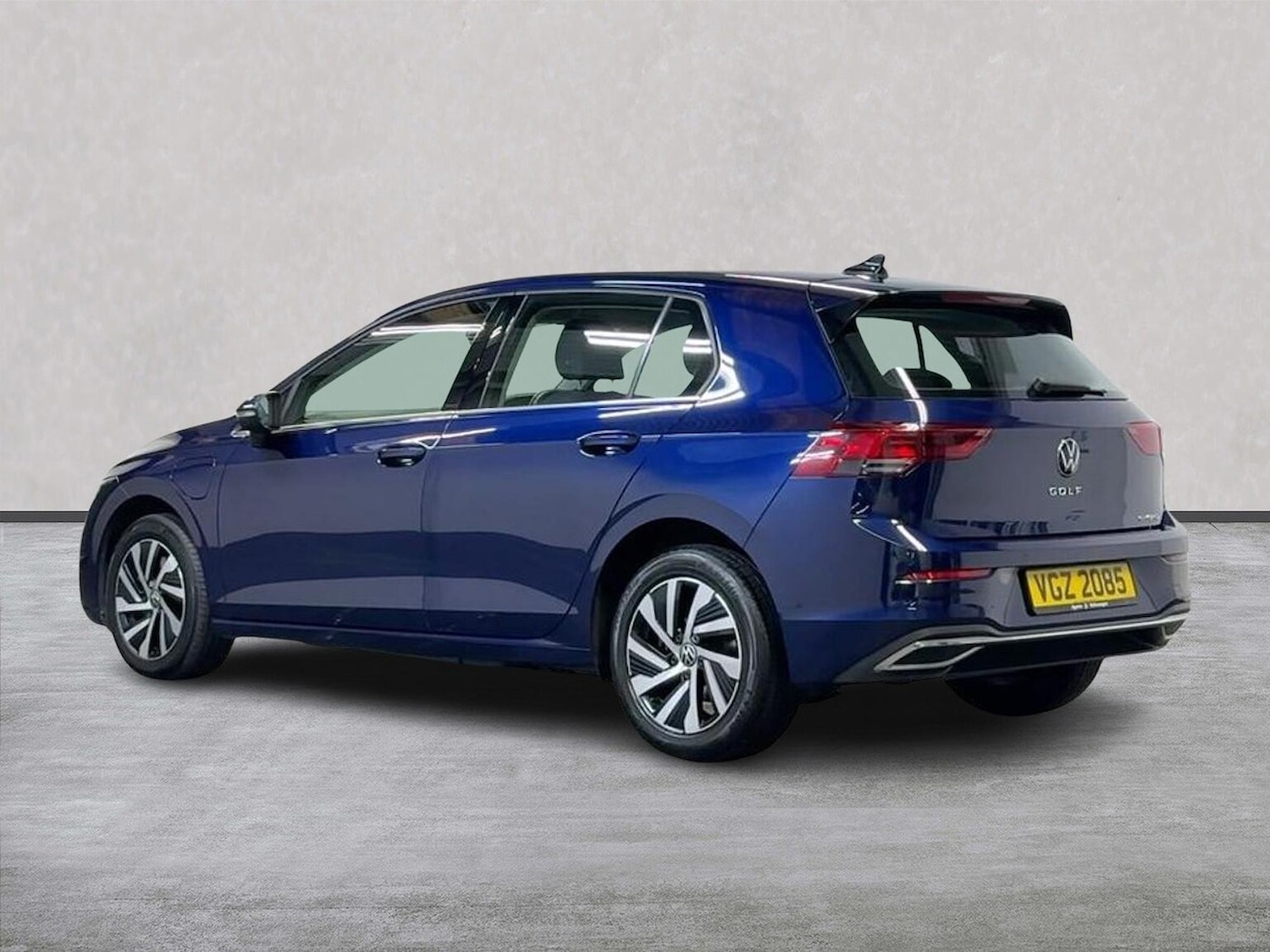 Used Volkswagen Golf 2021 for sale - 76392499: Photo 2