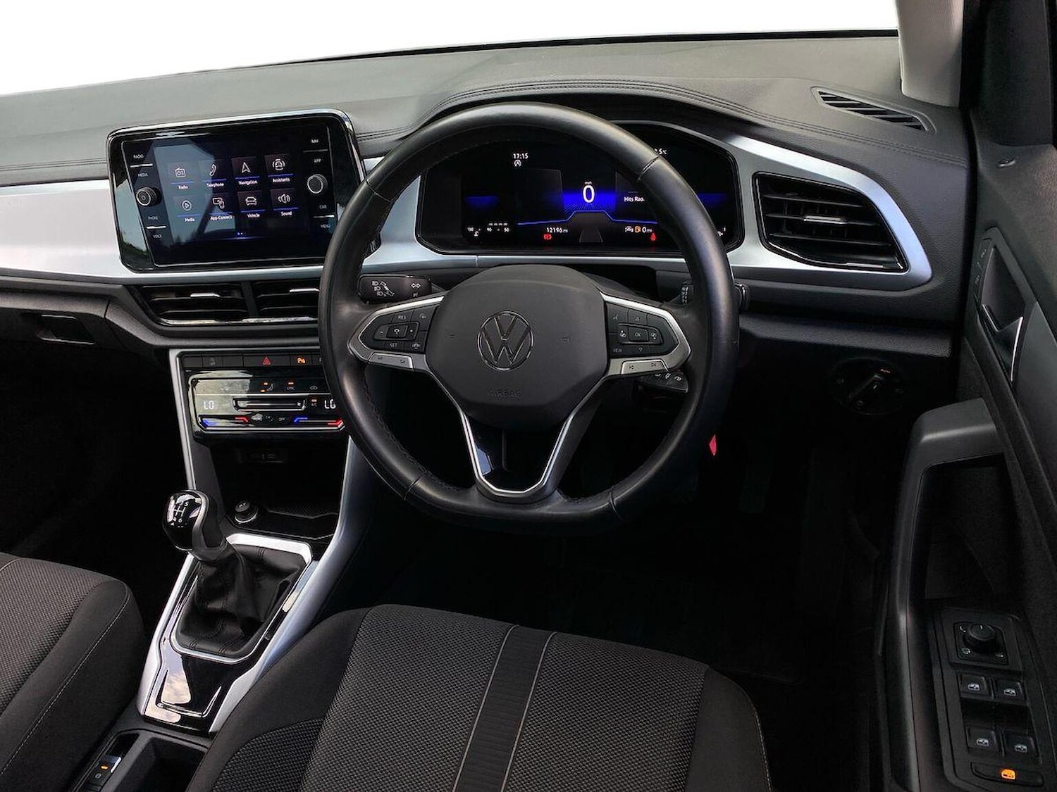 Used Volkswagen T-Roc 2023 for sale - 76035755: Photo 9