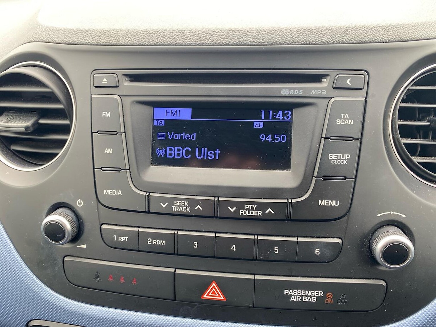 Used Hyundai i10 2017 for sale - 76392458: Photo 11