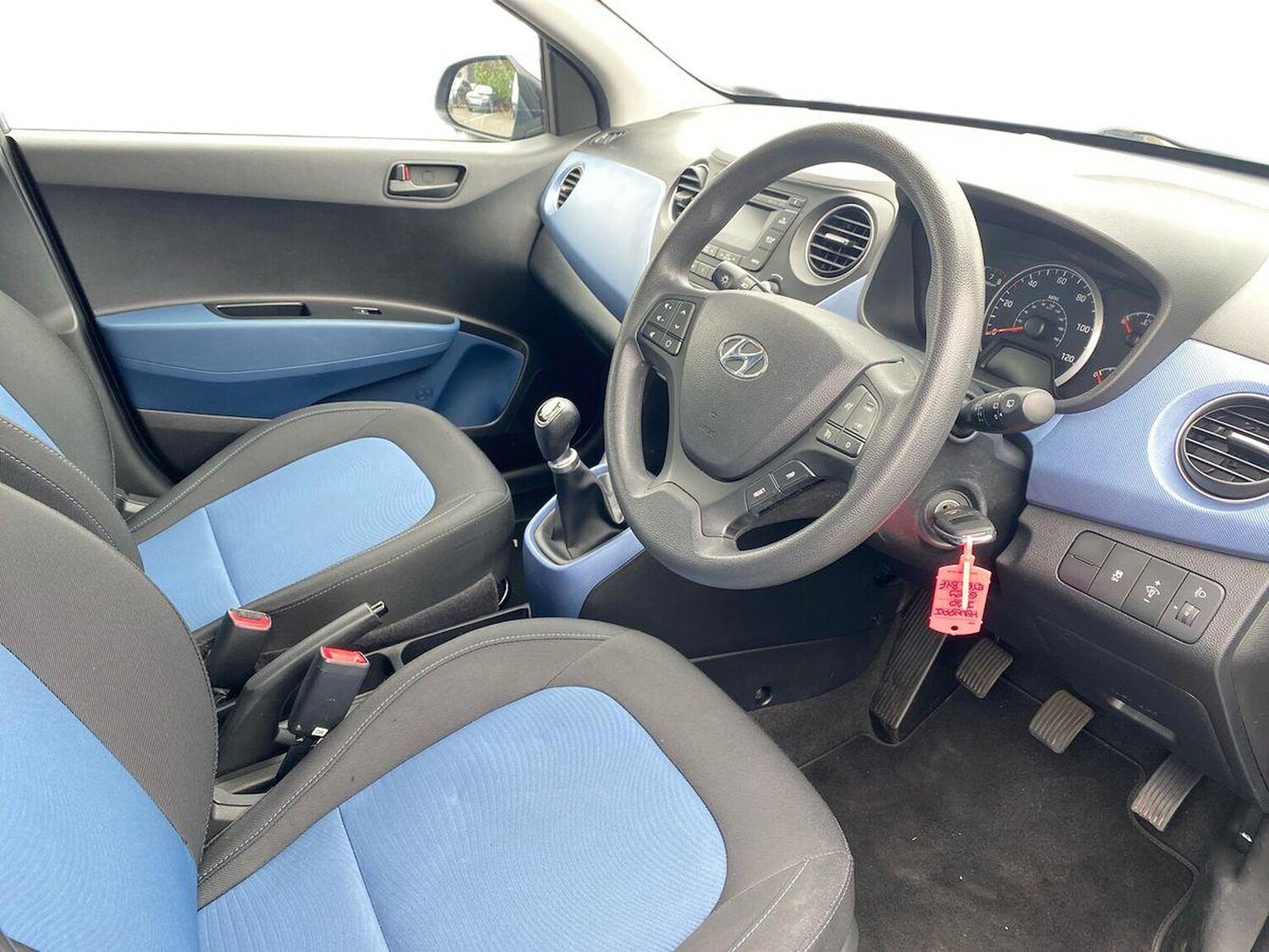 Used Hyundai i10 2017 for sale - 76392458: Photo 15