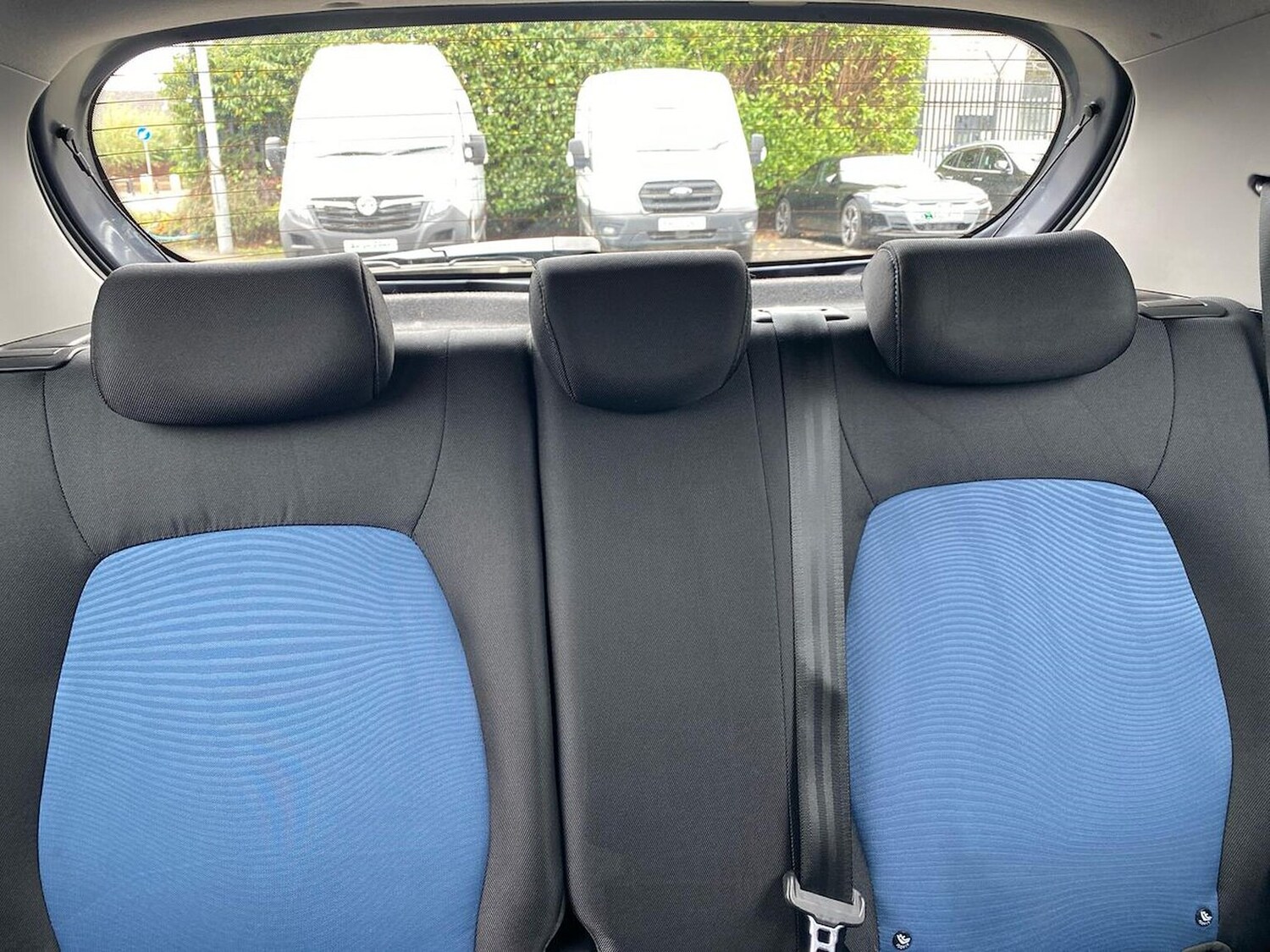 Used Hyundai i10 2017 for sale - 76392458: Photo 16