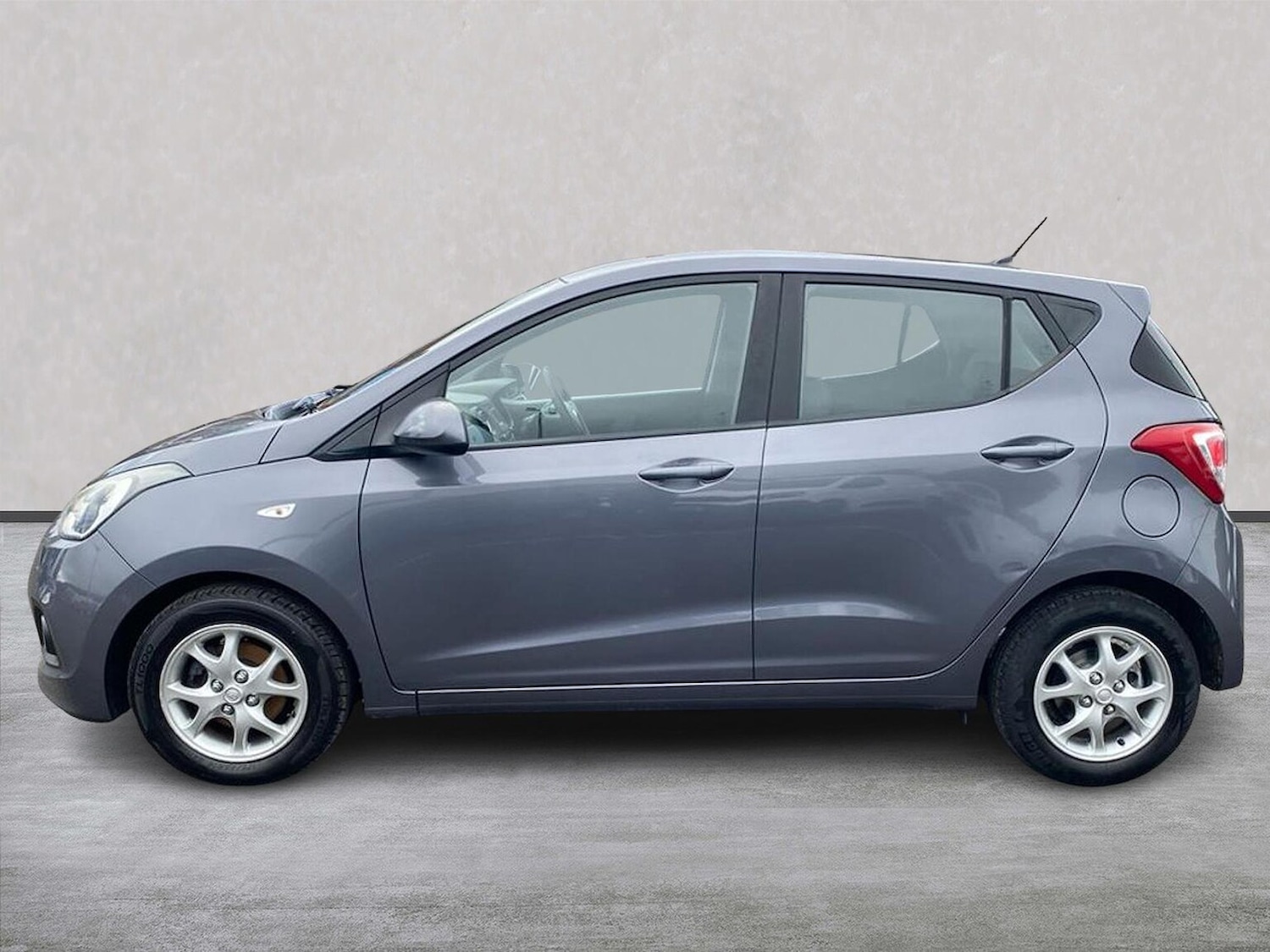 Used Hyundai i10 2017 for sale - 76392458: Photo 19