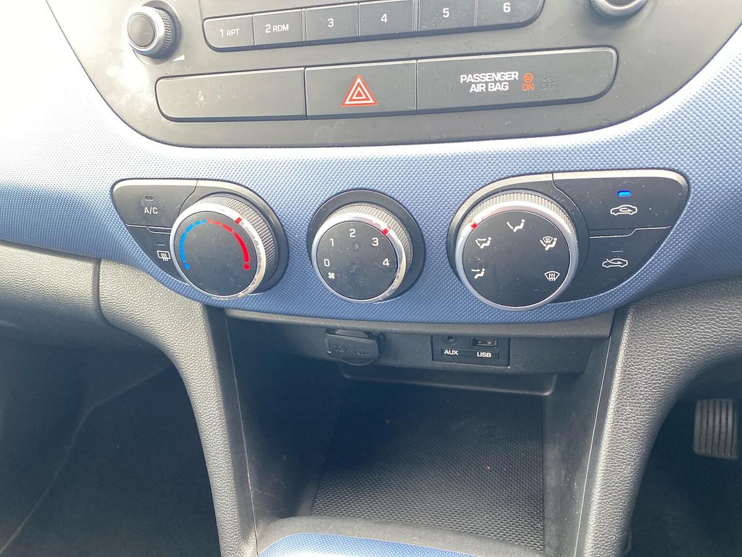 Used Hyundai i10 2017 for sale - 76392458: Photo 23