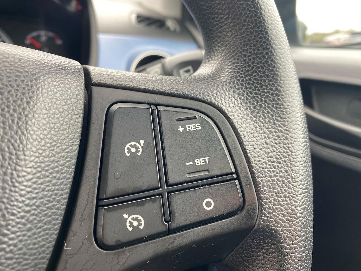 Used Hyundai i10 2017 for sale - 76392458: Photo 24