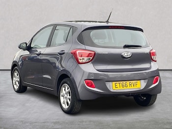 Used Hyundai i10 2017 for sale - 76392458: Photo