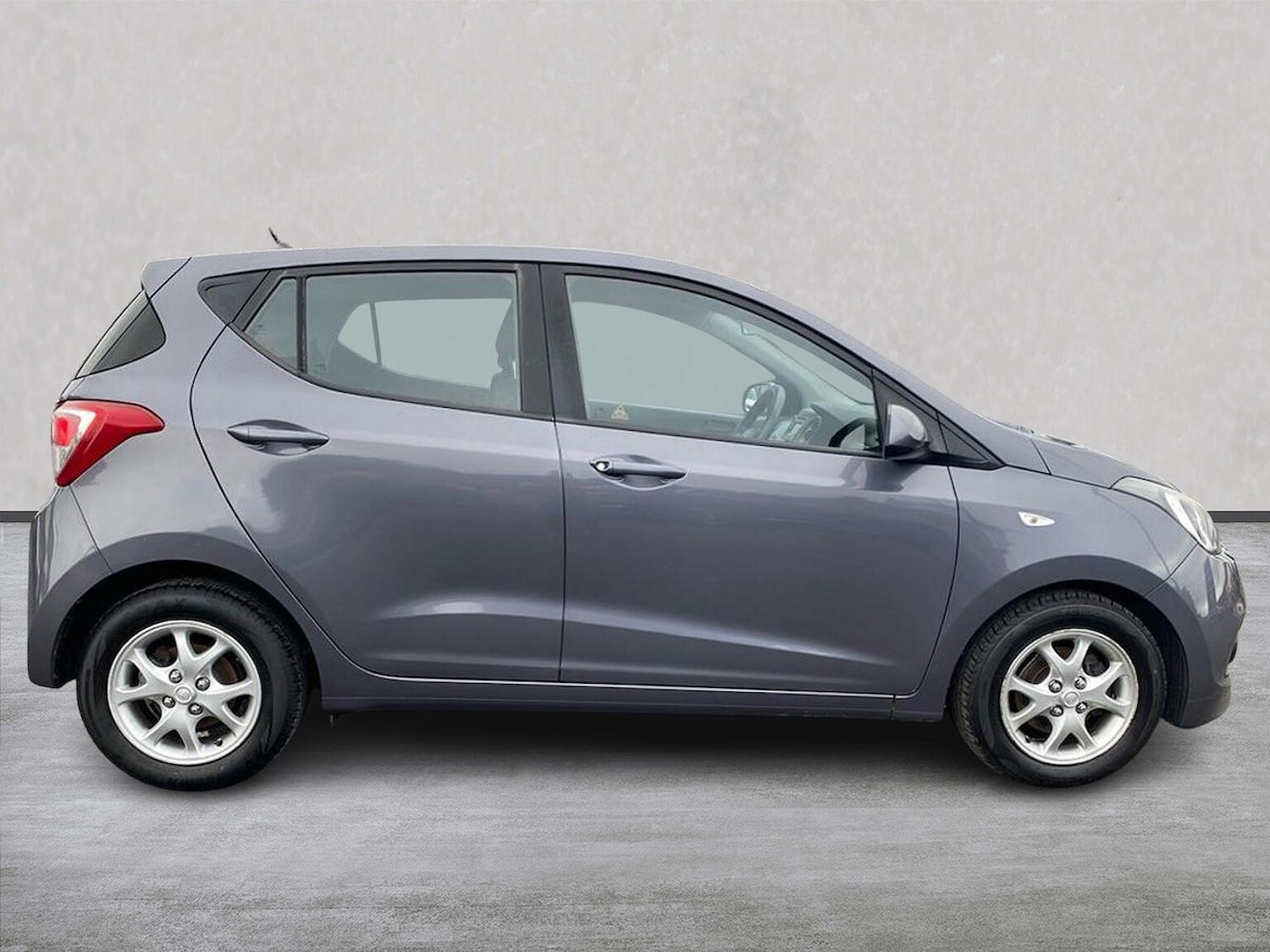 Used Hyundai i10 2017 for sale - 76392458: Photo 3