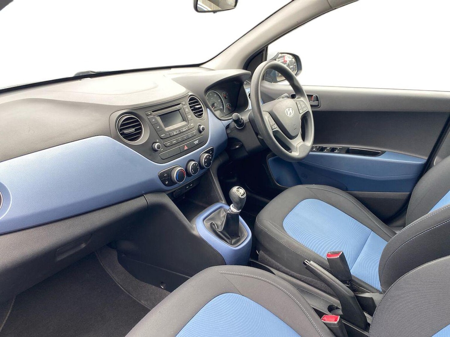 Used Hyundai i10 2017 for sale - 76392458: Photo 7