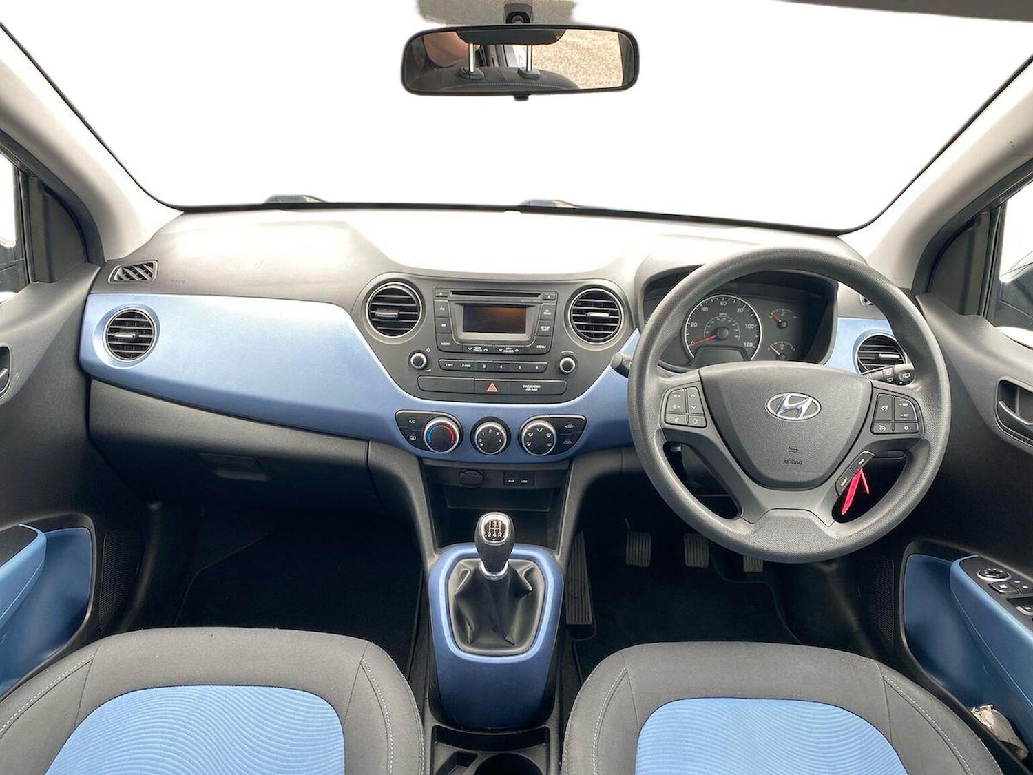 Used Hyundai i10 2017 for sale - 76392458: Photo 8