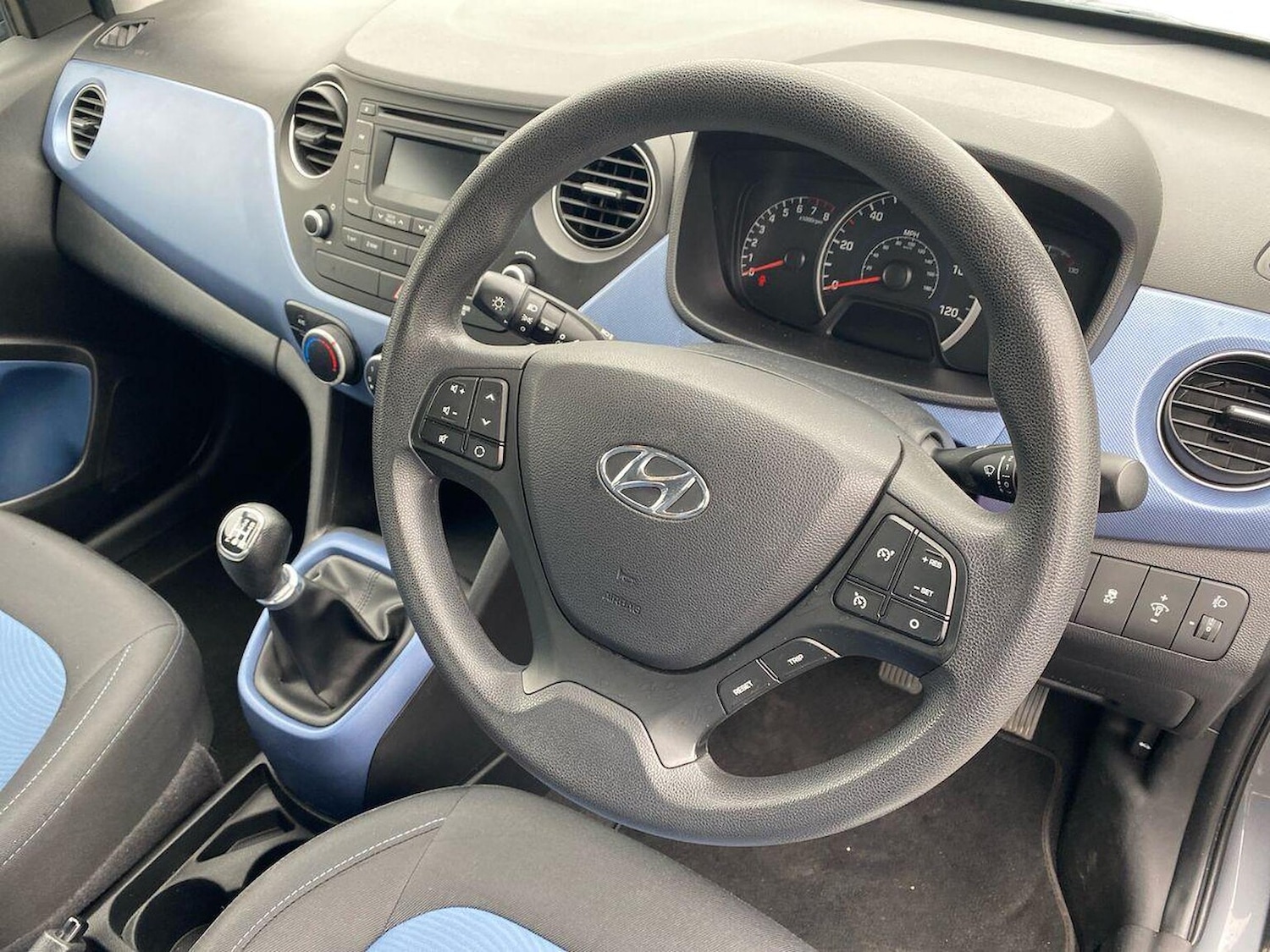 Used Hyundai i10 2017 for sale - 76392458: Photo 9