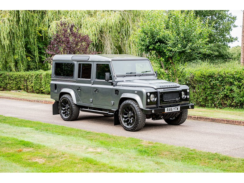 Used Land Rover Defender 110 for sale - 76532190: Photo 2