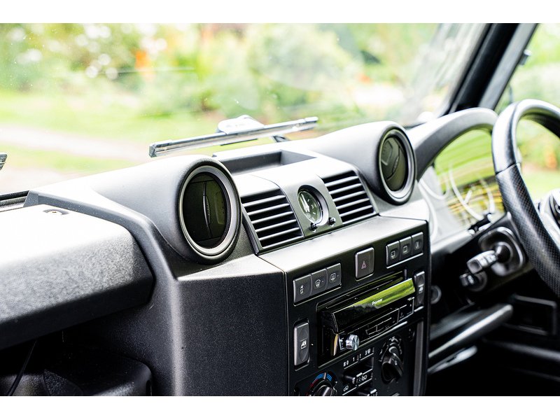 Used Land Rover Defender 110 for sale - 76532190: Photo 23