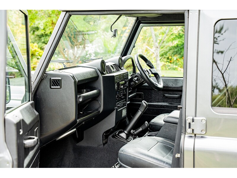 Used Land Rover Defender 110 for sale - 76532190: Photo 24