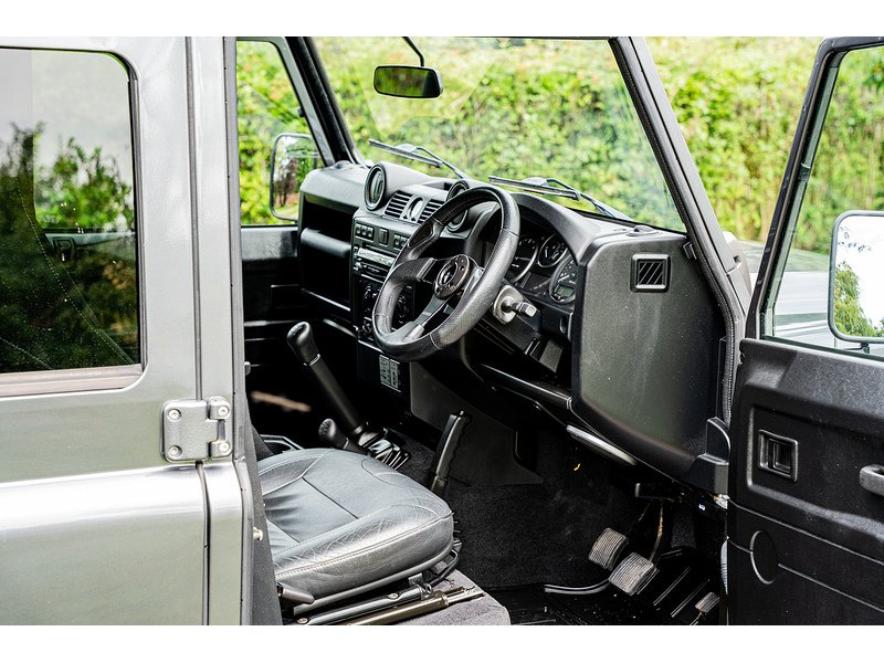 Used Land Rover Defender 110 for sale - 76532190: Photo 29