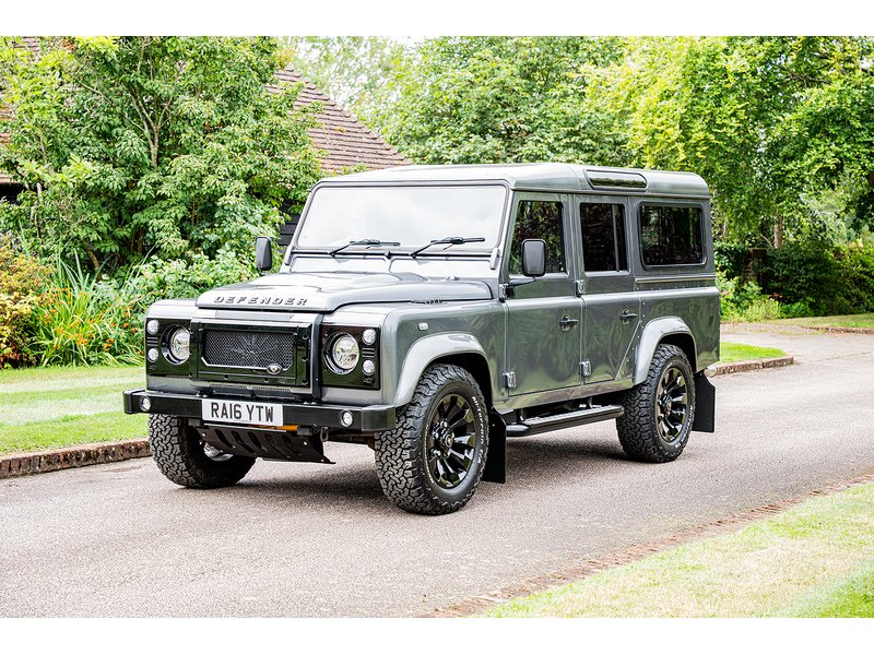 Used Land Rover Defender 110 for sale - 76532190: Photo 4