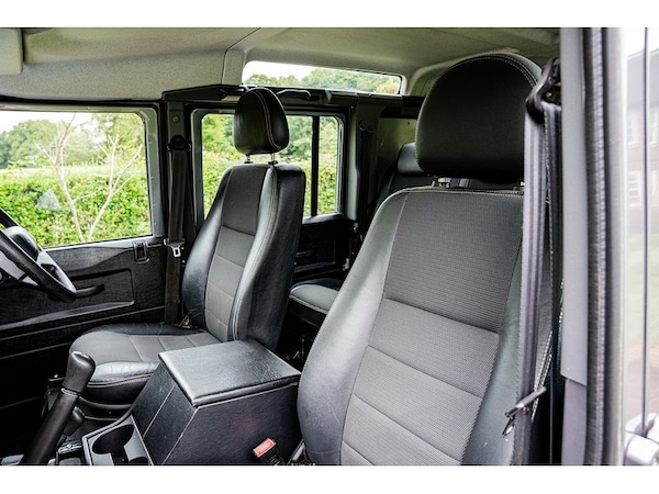 Used Land Rover Defender 110 2013 for sale - 75524821: Photo 31
