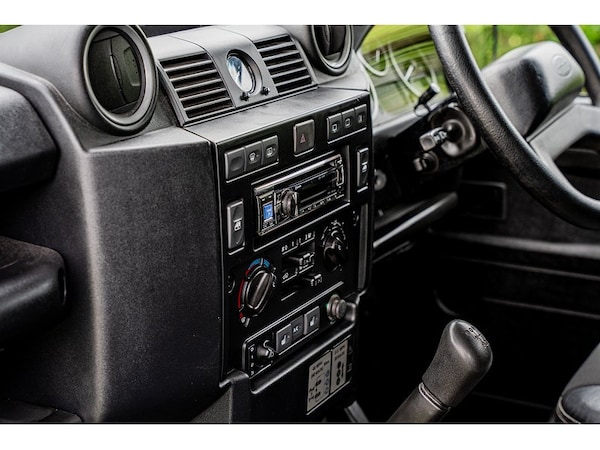 Used Land Rover Defender 110 2013 for sale - 75524821: Photo 32
