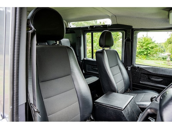 Used Land Rover Defender 110 2013 for sale - 75524821: Photo 37
