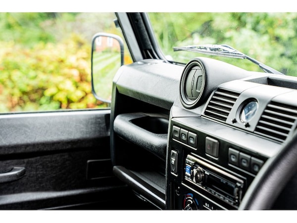 Used Land Rover Defender 110 2013 for sale - 75524821: Photo 38