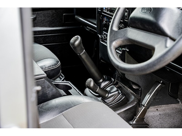 Used Land Rover Defender 110 2013 for sale - 75524821: Photo 40