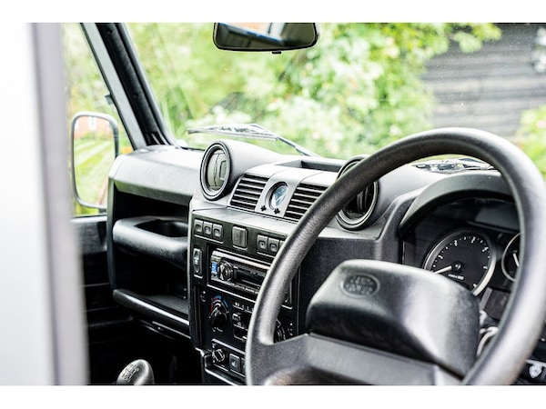 Used Land Rover Defender 110 2013 for sale - 75524821: Photo 41