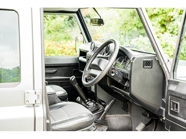 Used Land Rover Defender 110 2013 for sale - 75524821: Photo 42