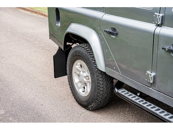 Used Land Rover Defender 110 2013 for sale - 75524821: Photo 9
