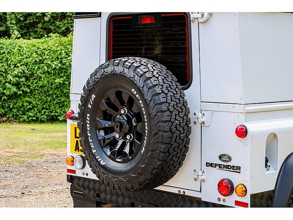 Used Land Rover Defender 90 2012 for sale - 71492328: Photo 11