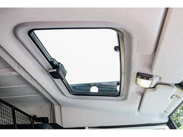 Used Land Rover Defender 90 2012 for sale - 71492328: Photo 24