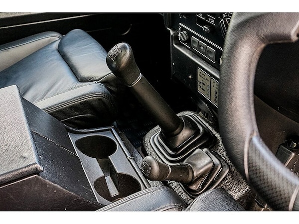 Used Land Rover Defender 90 2012 for sale - 71492328: Photo 25