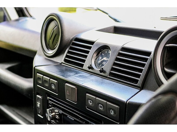 Used Land Rover Defender 90 2012 for sale - 71492328: Photo 26