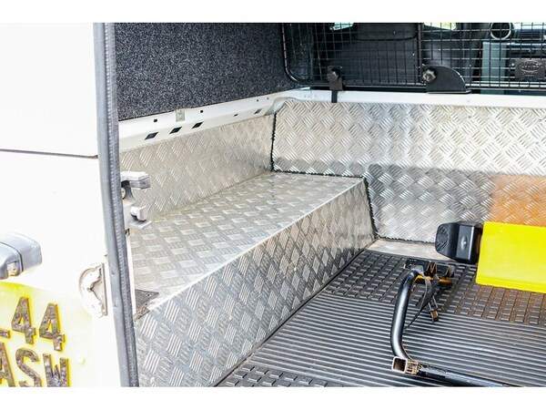 Used Land Rover Defender 90 2012 for sale - 71492328: Photo 28