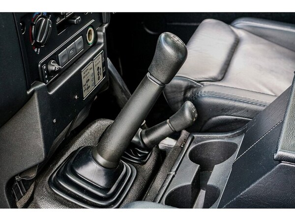 Used Land Rover Defender 90 2012 for sale - 71492328: Photo 34