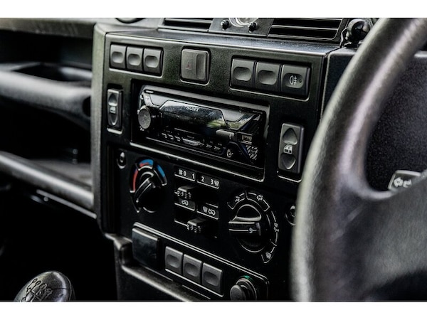 Used Land Rover Defender 110 2007 for sale - 74473234: Photo 32